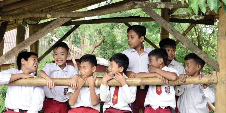 SEKOLAH DI LAUT CHINA SELATAN