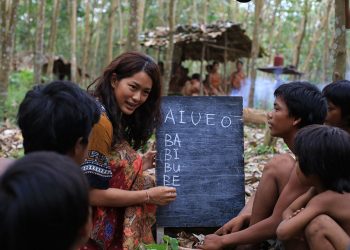 Bu Butet dalam Film Sokola Rimba