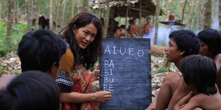 Bu Butet dalam Film Sokola Rimba