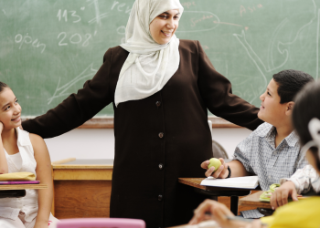 guru yang mencuri hati