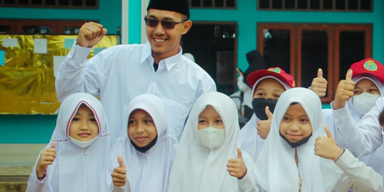 Peran Guru dan Orang Tua dalam Model Pembelajaran Kolaboratif
