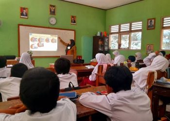 Guru perlu mengenal fitur Video Inspirasi dalam PMM untuk meningkatkan kompetensi mereka.