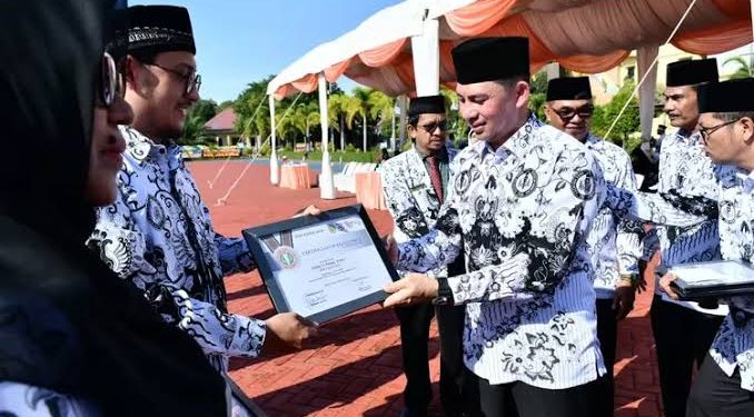 Sungguh beruntung! Pada awal bulan Maret 2024, guru sertifikasi diberikan dua tunjangan istimewa sekaligus, mencakup…