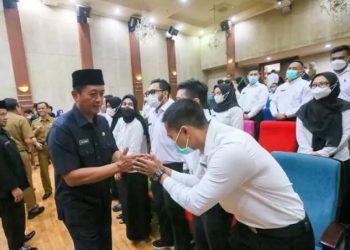 Berita baik! Setelah dilantik sebagai PPPK, honorer kini mendapatkan jaminan sosial dari lima program yang disediakan.