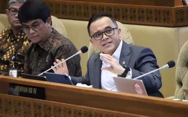 Menpan RB Abdullah Azwar Anas menegaskan bahwa tenaga honorer akan menerima Tunjangan Hari Raya (THR) tahun 2024 dengan syarat memenuhi syarat-syarat tertentu.