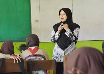 Guru harus bersiap, karena Kurikulum Nasional akan diterapkan oleh Kemendikbudristek mulai tahun ini, siap atau tidak, mereka harus siap!