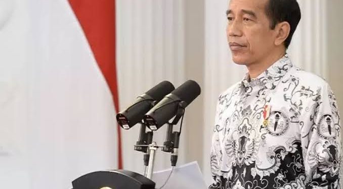 Syukur, Presiden Jokowi telah menandatangani dua regulasi terbaru yang berdampak pada nasib guru sertifikasi di tahun 2024.
