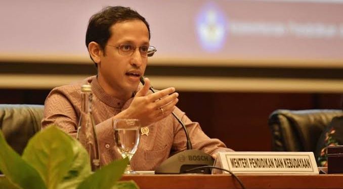 Berita gembira! Tunjangan Sertifikasi Guru meningkat setelah keputusan resmi dari Nadiem Makarim yang menetapkan aturannya!