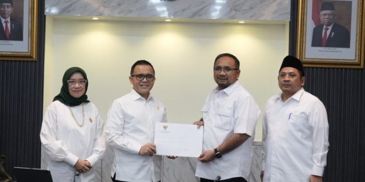 MenpanRB mengumumkan bahwa terdapat formasi sebanyak 110.553 untuk Aparatur Sipil Negara (ASN) di Kementerian Agama, yang meliputi posisi guru agama dan…