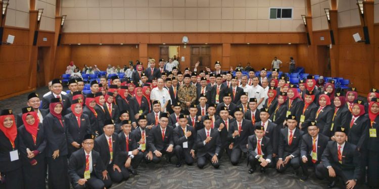 Pemerintah membuka Loker Guru untuk Program CLC. Simak Latar Belakangnya!