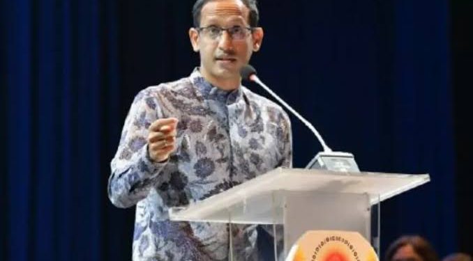 Berita resmi dari Nadiem Makarim mengungkapkan bahwa guru sertifikasi dengan kategori tertentu tidak akan menerima tunjangan profesi lagi.