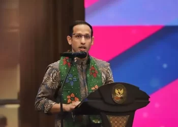 Guru-guru di Jawa Tengah, bersiaplah menerima uang tambahan dari Nadiem Makarim jika memenuhi syarat yang ditetapkan.