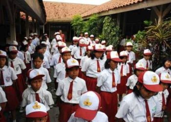 Selain Bahasa Inggris, Mendikbudristek juga menetapkan beberapa mata pelajaran wajib untuk siswa kelas III-VI SD.