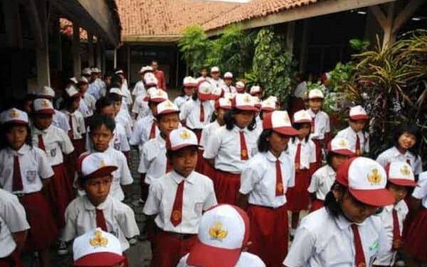 Selain Bahasa Inggris, Mendikbudristek juga menetapkan beberapa mata pelajaran wajib untuk siswa kelas III-VI SD.