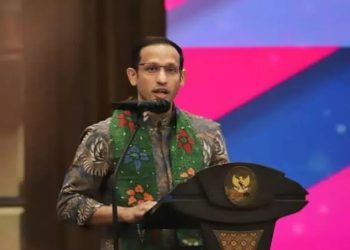 Nadiem Makarim telah mengesahkan Tunjangan Profesi Guru (TPG) untuk sertifikasi guru tahun ini. Mengetahui jadwal pencairan untuk triwulan I, II, III, dan IV.