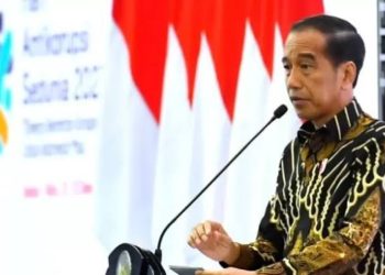 Jokowi memberikan penghargaan kepada honorer dengan beberapa syarat, di antaranya adalah jaminan sosial.