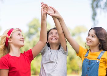 Akhlak Less, Bukan Kita!