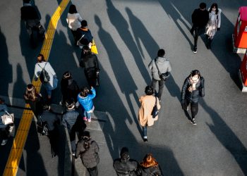 Memanusiakan Manusia