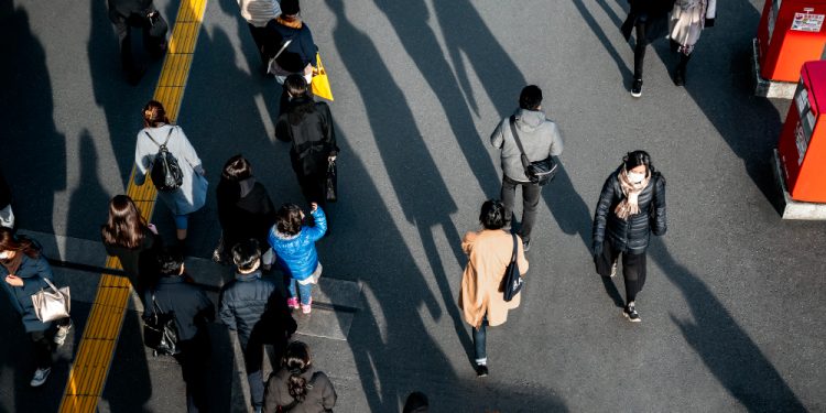 Memanusiakan Manusia