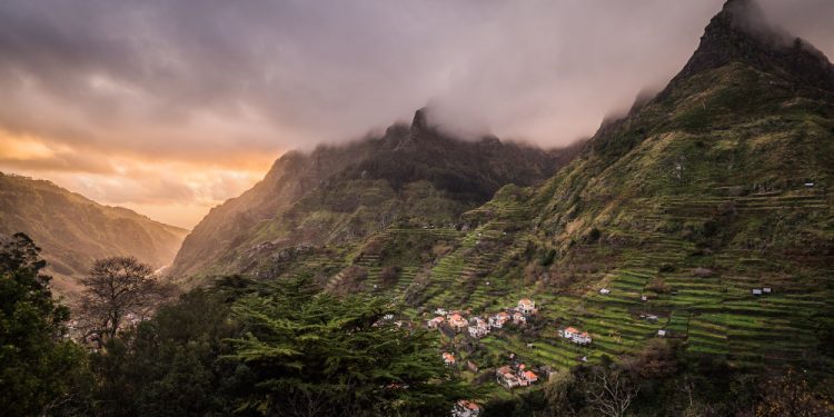 Sekolahku, Idolaku: Sebuah Renungan Sederhana tentang Penyelenggaraan Pendidikan di Daerah Ketinggian