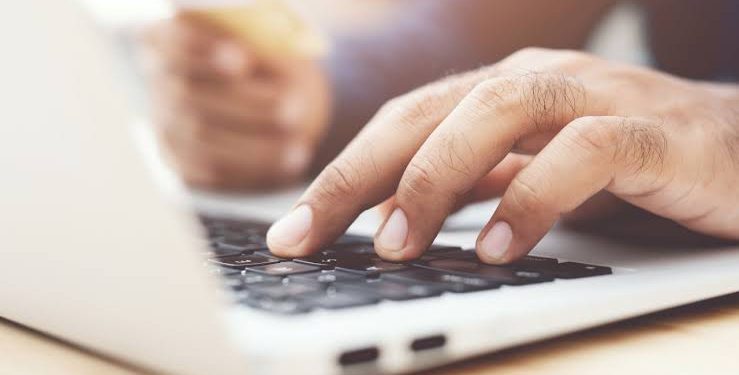 Cara Menjadi Narasumber yang Menginspirasi di Era Digital: Tips dan Strategi Terbaik